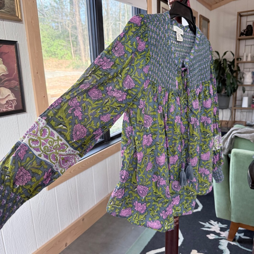 Rachel Zoe Floral 100% Cotton Smocked Blouse Blue Purple Boho Tassel Top Size M - Picture 5 of 9
